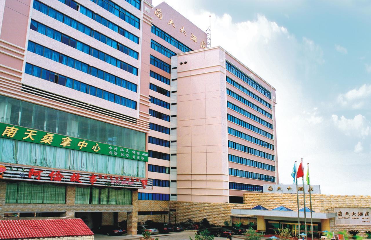 Nantian Grand Hotel Liuzhou Bagian luar foto
