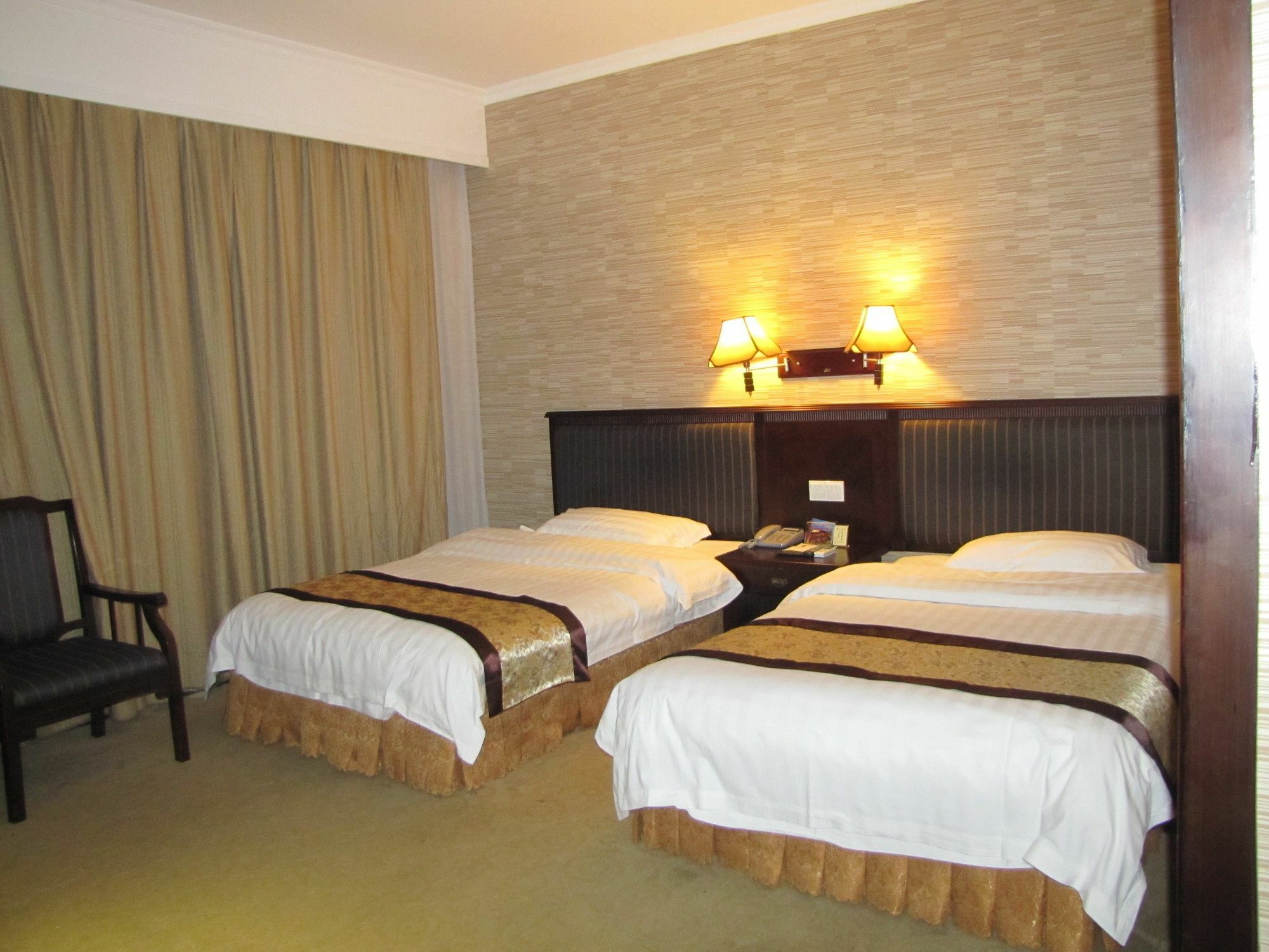Nantian Grand Hotel Liuzhou Bagian luar foto